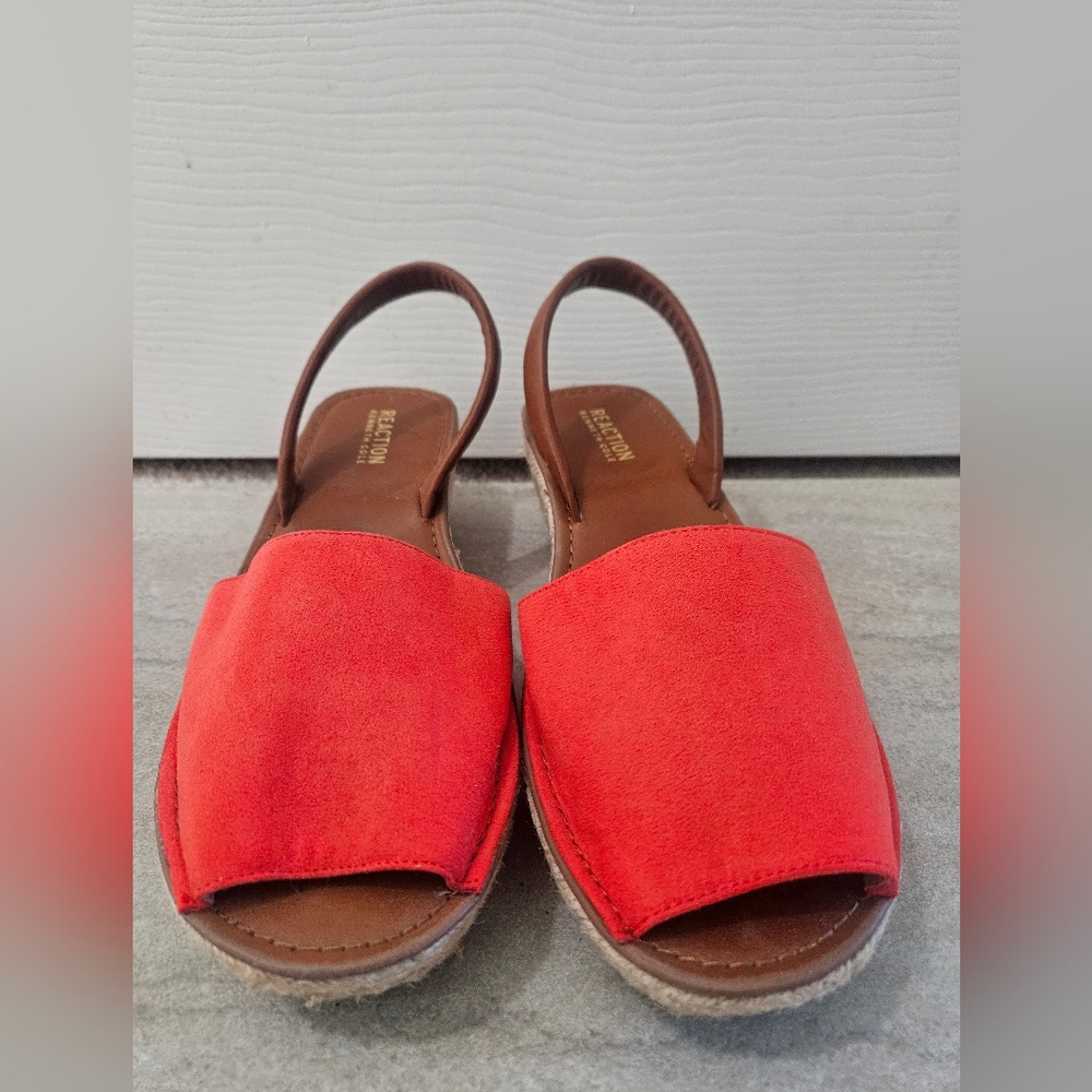 Kenneth Cole Reaction. Fine Glass Espadrille. Size 8.5